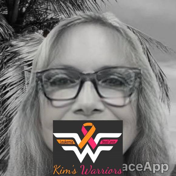 Poshmark profile picture for @vitamin